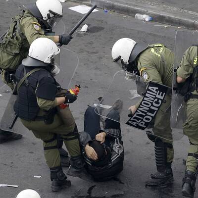 Ausschreitungen bei Merkel-Besuch in Athen