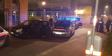 Mann crasht Polizei-Auto ohne Schein, aber mit viel Alkohol