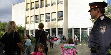 Polizist_Sch&uuml;ler_APA