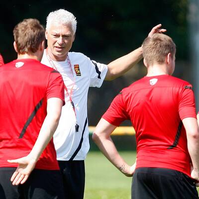 Hier leitet Polster sein 1. Admira-Training