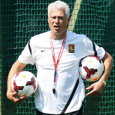 Hier leitet Polster sein 1. Admira-Training