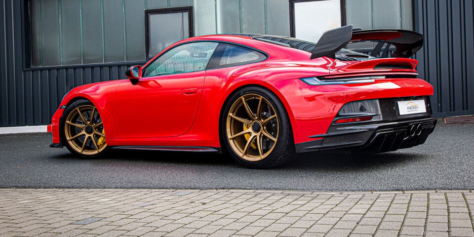 Getunter 911 GT3 mit Sportauspuff aus Gold