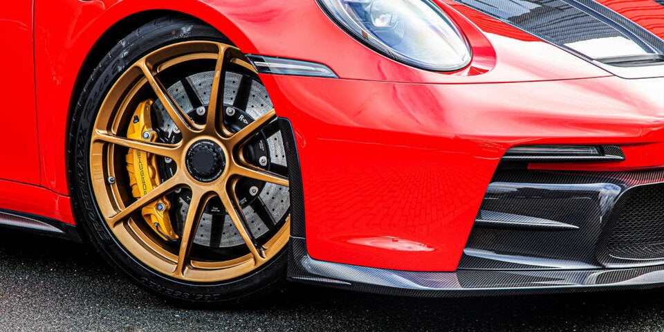 Getunter 911 GT3 mit Sportauspuff aus Gold