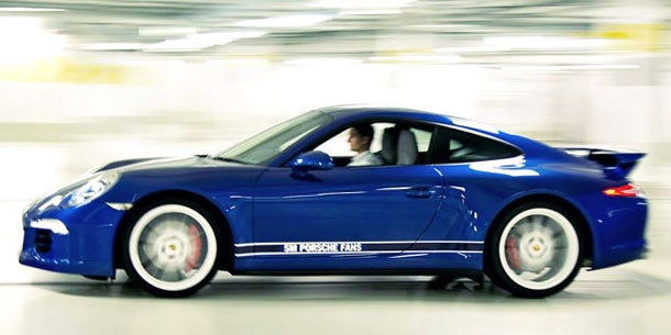 Porsche baut 911er im Facebook-Look
