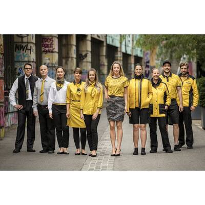 NEUE POST-UNIFORMEN VON MARINA HOERMANSEDER 