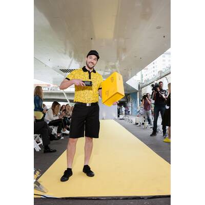 NEUE POST-UNIFORMEN VON MARINA HOERMANSEDER 