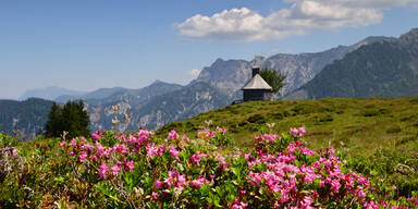 Malerische Kapelle auf der Postalm. 