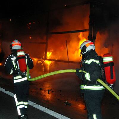 Horror-Crash auf Südautobahn