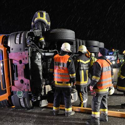 Nächtliche Bergung auf der Raststation Guntramsdorf