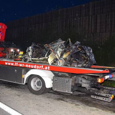Horror-Crash auf Südautobahn