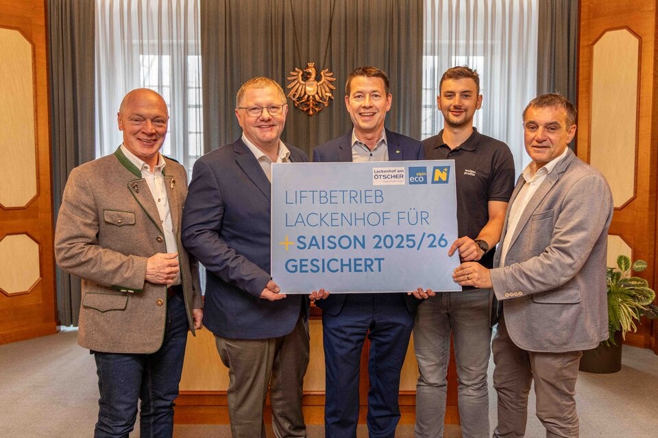 Helmut Miernicki, ecoplus Geschäftsführer, Peter Müllner, Vizebürgermeister Marktgemeinde Gaming, KO Kurt Hackl, ecoplus Aufsichtsratsvorsitzender, Gerald Lechner, Vizebürgermeister Marktgemeinde Lunz am See und LAbg. Anton Erber.