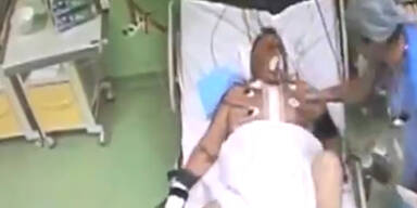 Russland: Arzt schl&auml;gt auf Patieneten ein