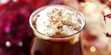 Punsch mit Schlagobers