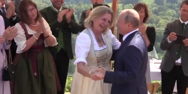 Russen-Job: EU-Parlament will Sanktionen gegen Kneissl