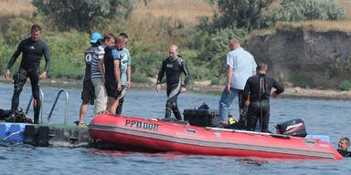 Putin holt antike Vasen vom Meeresgrund