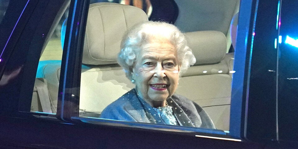 Tom Cruise bei Strahle-Auftritt der Queen