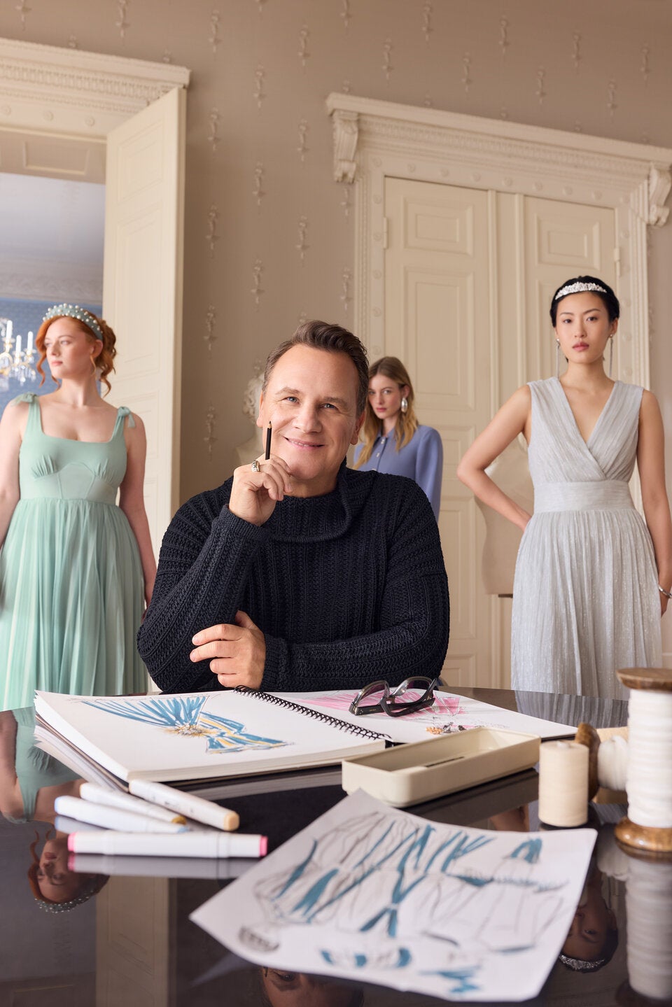 Guido Maria Kretschmer präsentiert Bridgerton-Kollektion