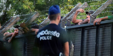 Ungarn setzt Tränengas ein