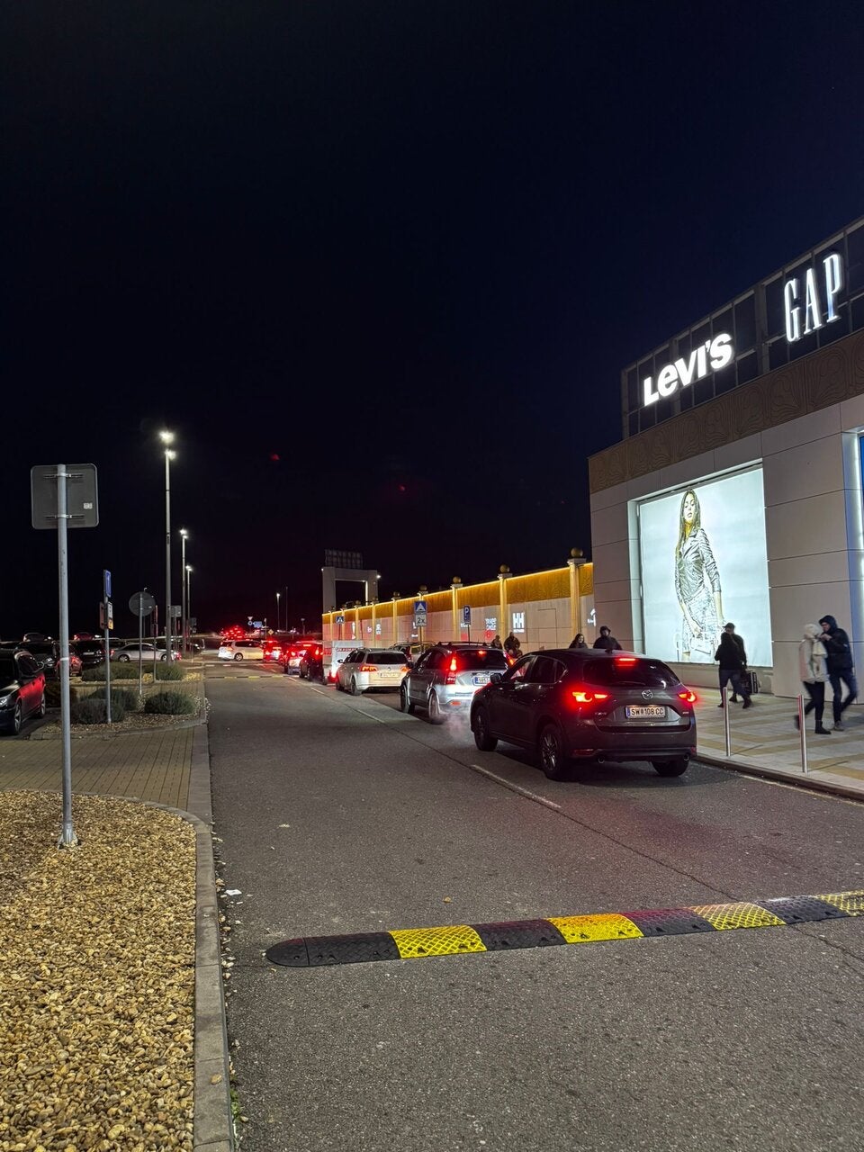 Rückstau wegen intensiver Grenzkontrollen.