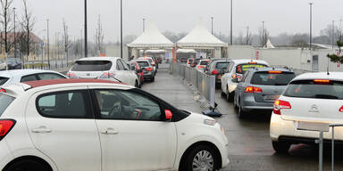 R&uuml;sten f&uuml;r Friseur-Besuch: 212.000 st&uuml;rmen Gratis-Tests