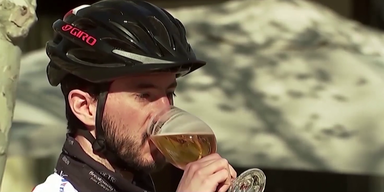 Radler trinkt Radler