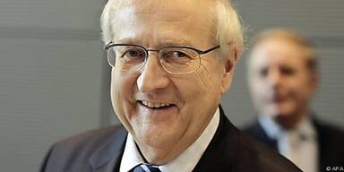 Rainer Brüderle warnt vor Kreditklemme