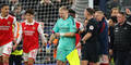 Arsenal-Goalie von Fan attackiert