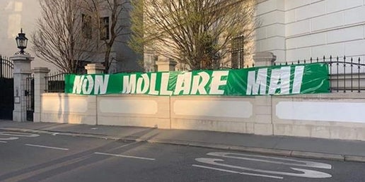 Rapid-Ultras mit ermutigender Italien-Botschaft