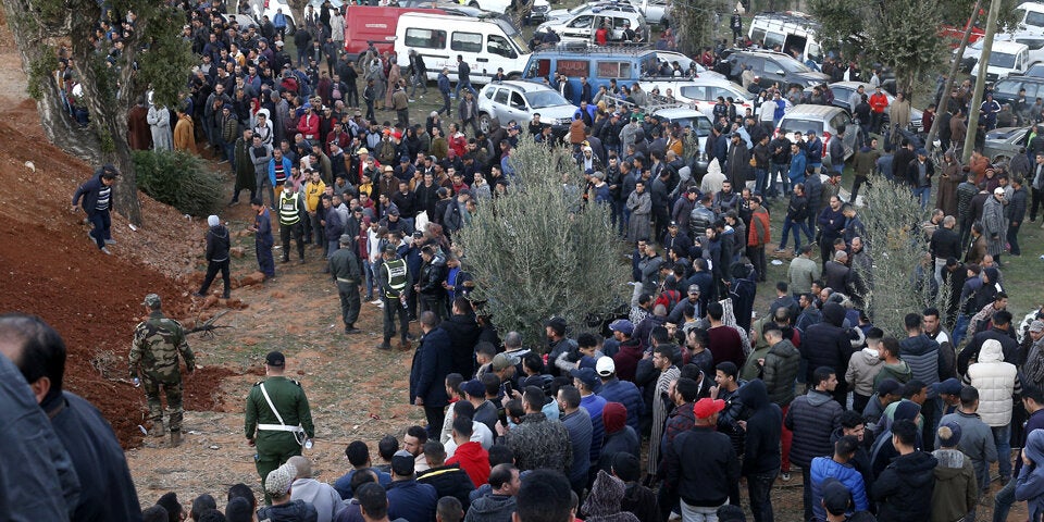 Bub (5) seit Tagen in Brunnen gefangen
