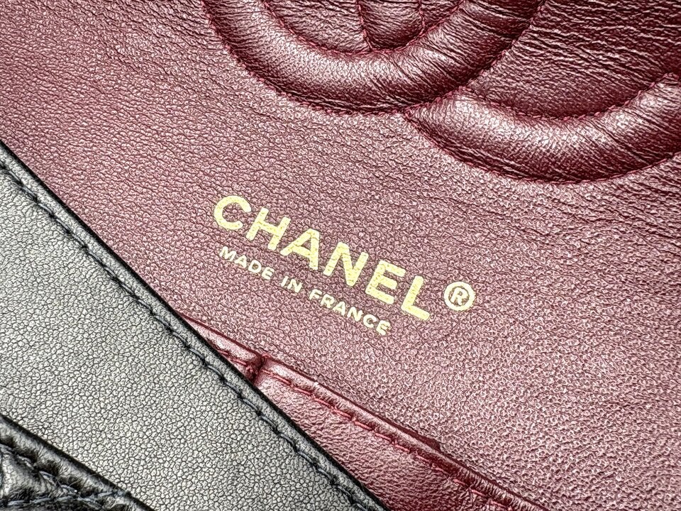Täuschend echt? So erkennen Sie eine gefälschte Designer-Tasche