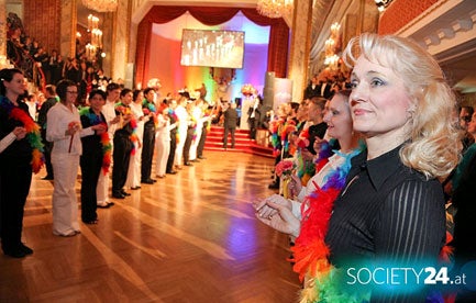 Regenbogenball fast ausverkauft