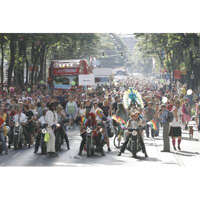Tausende feiern Homosexuellen- und Transgender-Demo.