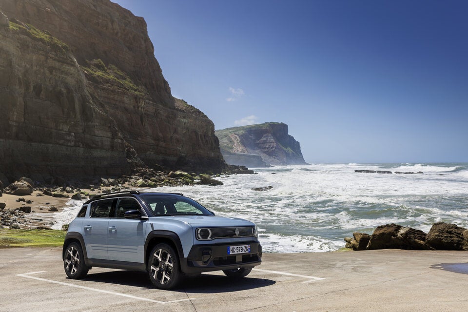 LxBxH: 4.144 x 1.796 x 1.552 mm, 2.624 mm Radstand 