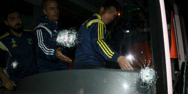 Festnahmen nach Attacke auf Spielerbus