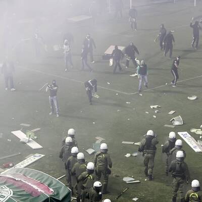 Die Bilder zu den Pyro-Randalen in Athen