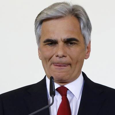 Bundeskanzler Faymann tritt zurück