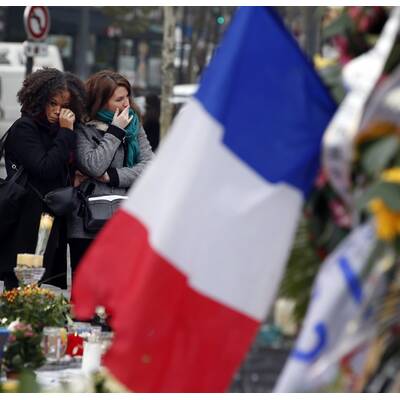 Bewegende Trauerfeier in Paris