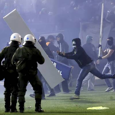 Die Bilder zu den Pyro-Randalen in Athen