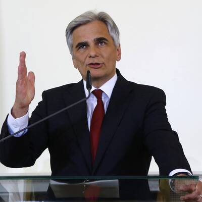 Bundeskanzler Faymann tritt zurück