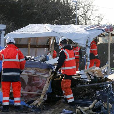 Flüchtlinge nähen sich aus Protest die Münder zu