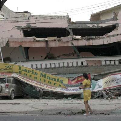 Schweres Beben in Sumatra