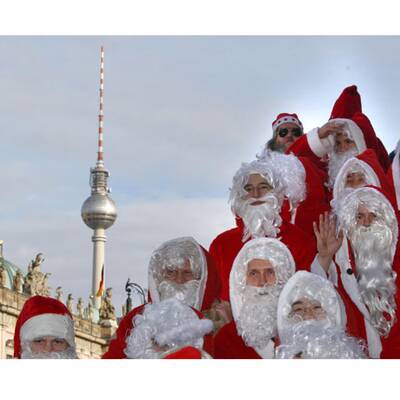 Weihnachtsmänner aus aller Welt