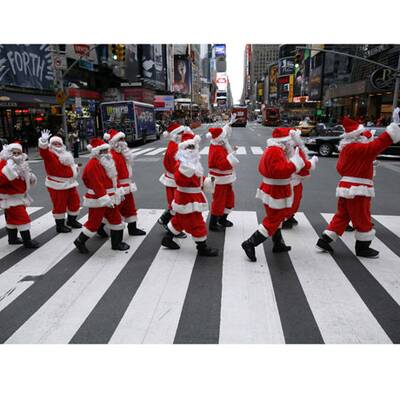 Weihnachtsmänner aus aller Welt