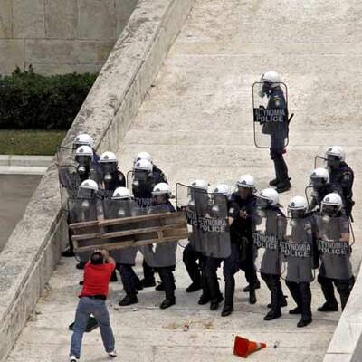 Ausschreitungen in Athen eskalieren