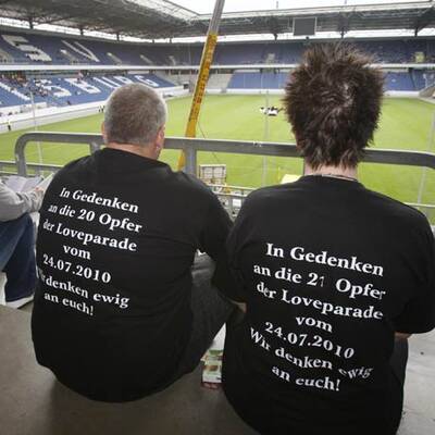 Gedenken an die 21 Todesopfer bei der Loveparade