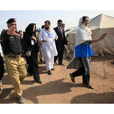 Angelina Jolie traf Flutopfer in Pakistan