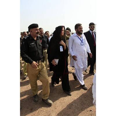 Angelina Jolie traf Flutopfer in Pakistan