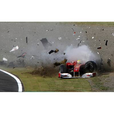 Horror-Crash: Massa räumt Liuzzi ab