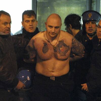 Serben-Hooligan sitzt hinter Gittern