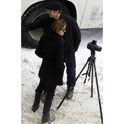 Angelina Jolie kriegt nicht genug von Brillenschlange Brad Pitt